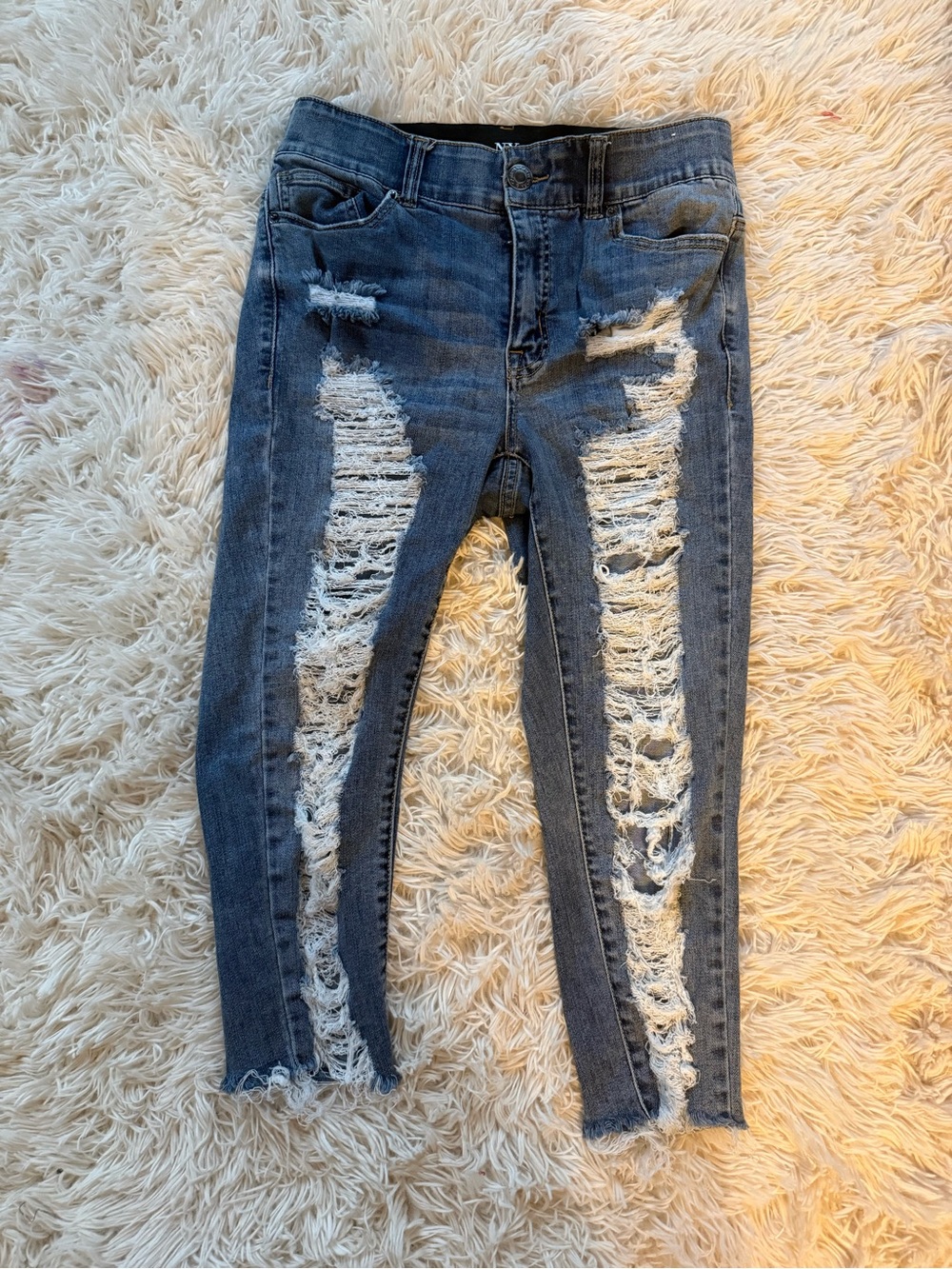 New York & Company Distressed Curvey Sculpting Skinny cropped Jeans - Blue